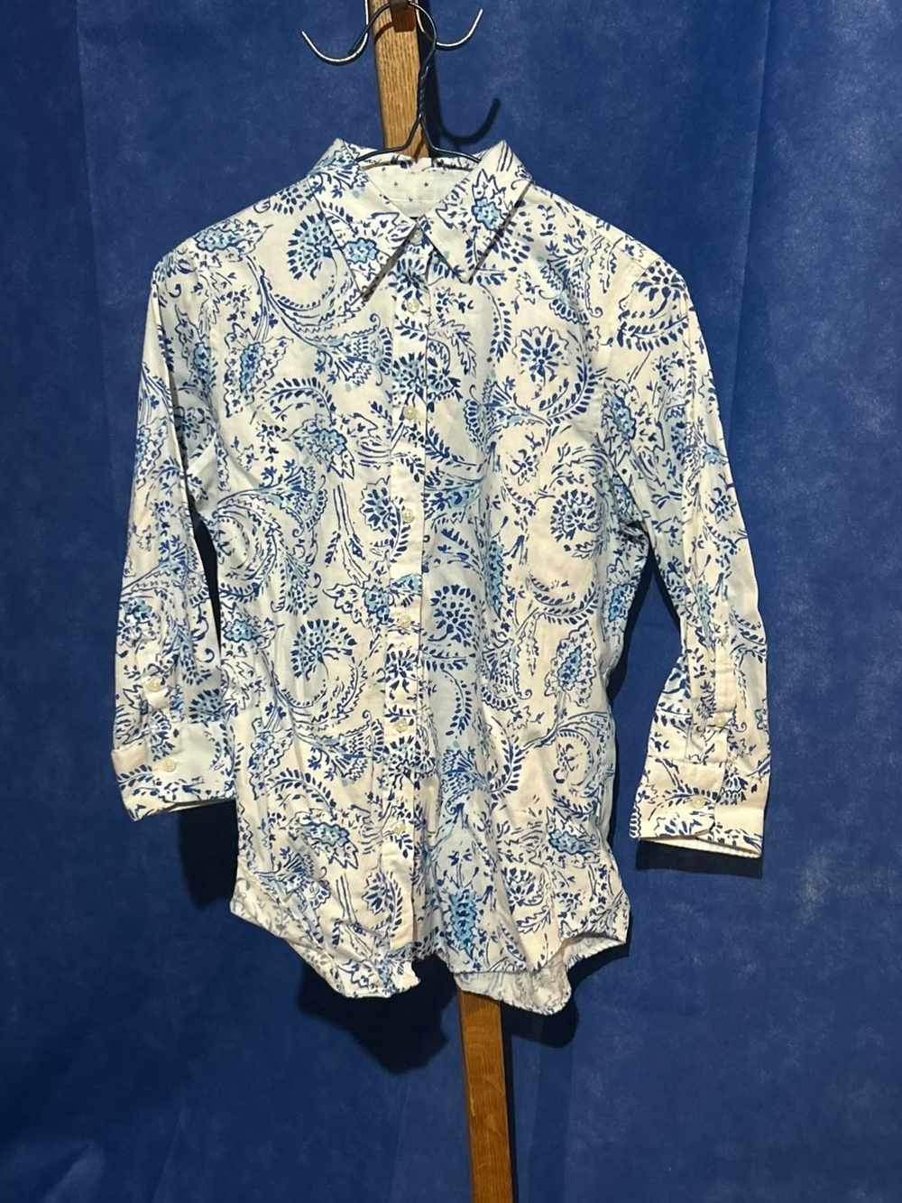 Chaps White Button-Down Shirt with Blue Paisley Print